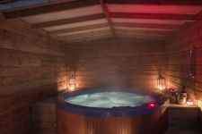 Private hot tub