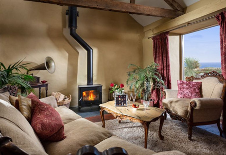 Romantic Holiday Cottage Overlooking Lamorna Cove Ideal For A